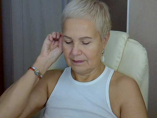 MadamMadam live cam preview