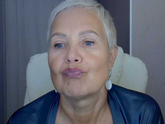 MadamMadam — live female cam