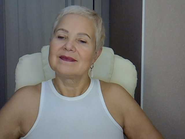 IFannyLove, en vivo ahora en BongaCams