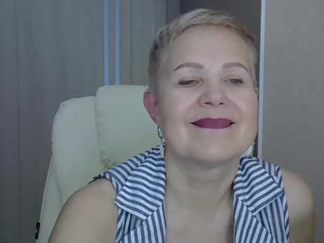 le modèle MadamMadam est en webcam porno dans un show sur le site bongacams, il possède les tags suivants: White/Caucasian,Blonde,Hairy