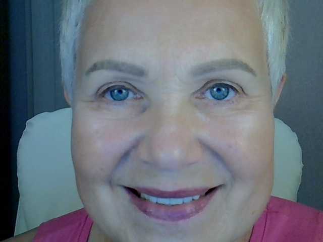 MadamMadam — live female cam