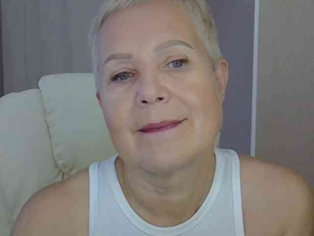 IFannyLove Live Webcam on BongaCams