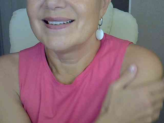 IFannyLove live female cam on bongacams