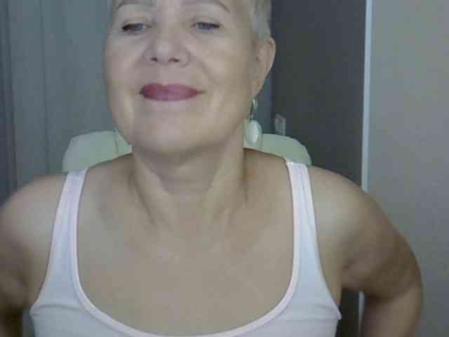 Madammadam's cam show statistics and live stream