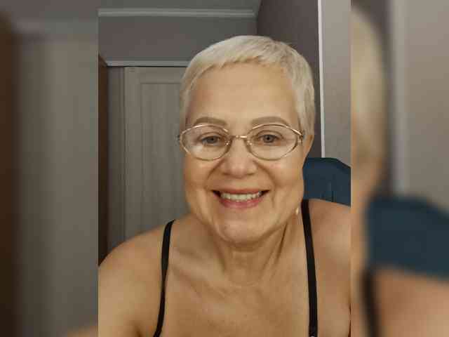 Model: MadamMadam
