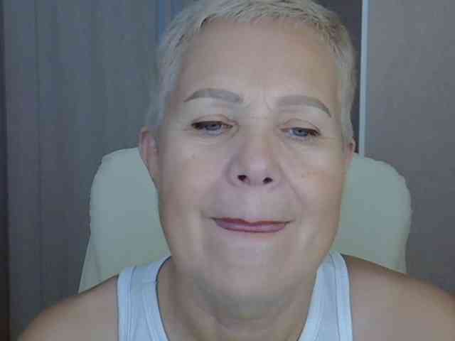 IFannyLove Live Webcam on BongaCams
