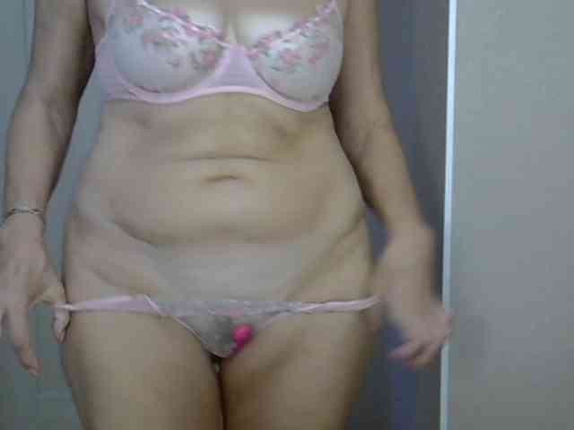 IFannyLove live female cam on bongacams