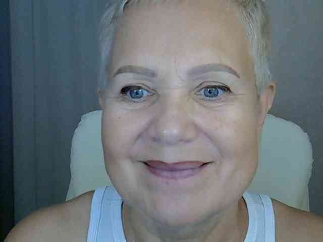 IFannyLove Live Webcam on BongaCams