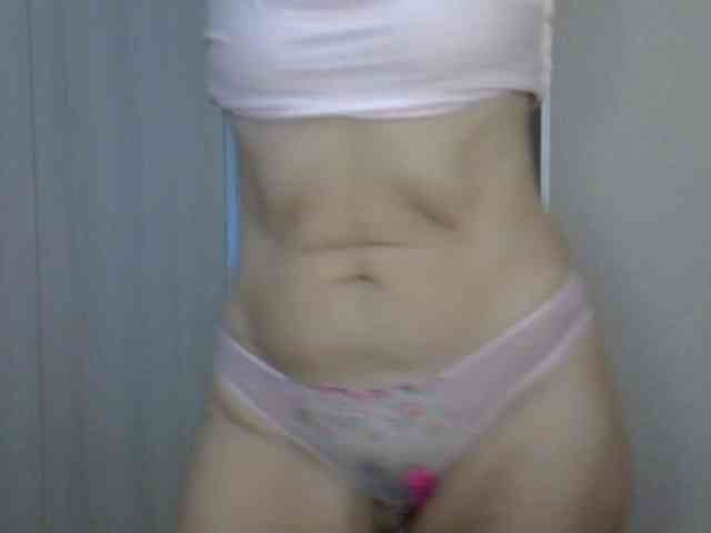 IFannyLove live female cam on bongacams