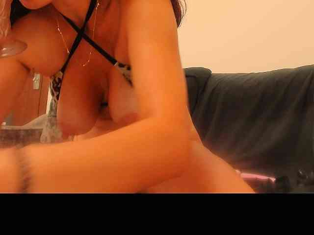 hotyyalisson webcam