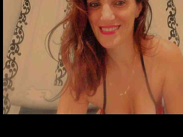 Modella: hotyyalisson