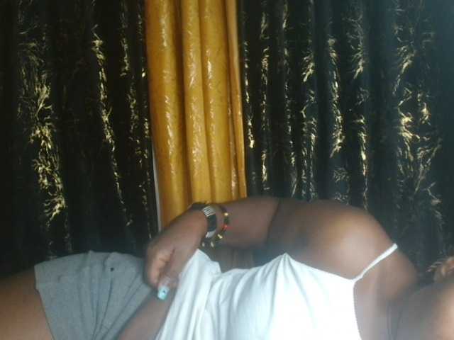 Sexxy-pretty24 live cam on BongaCams