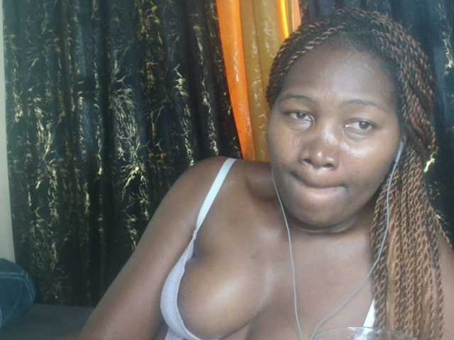 Sexxy-pretty24 live cam on BongaCams