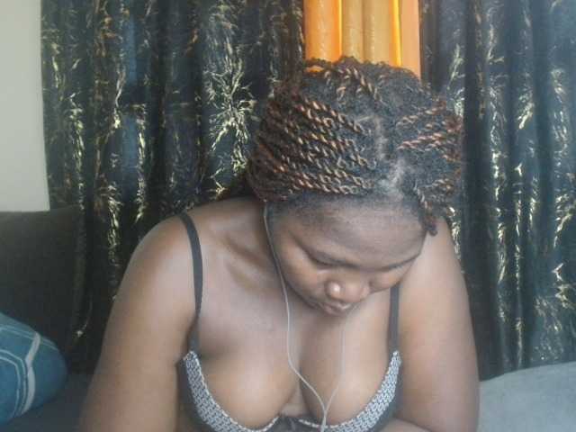 Sexxy-pretty24 live cam on BongaCams