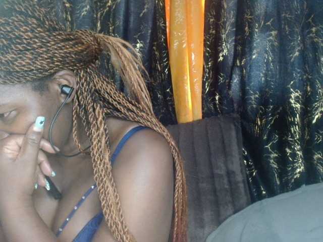 Sexxy-pretty24 live cam on BongaCams