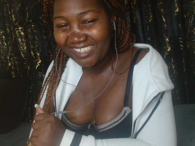 Sexxy-pretty24 live cam on BongaCams