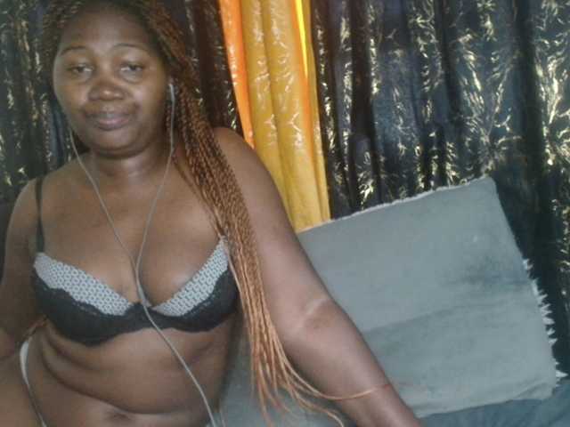 Sexxy-pretty24 live cam on BongaCams