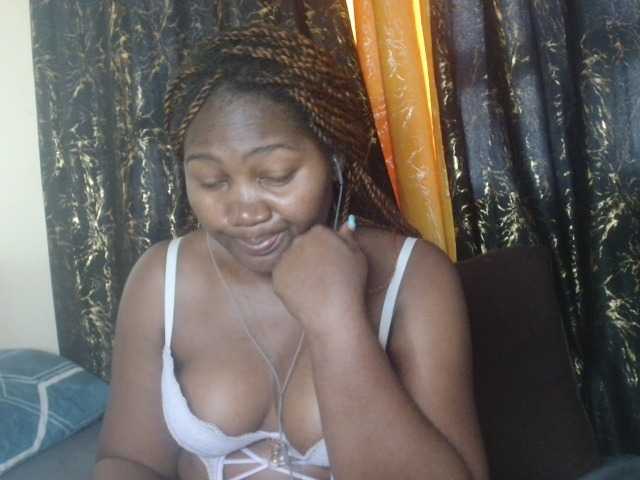 Sexxy-pretty24 live cam on BongaCams