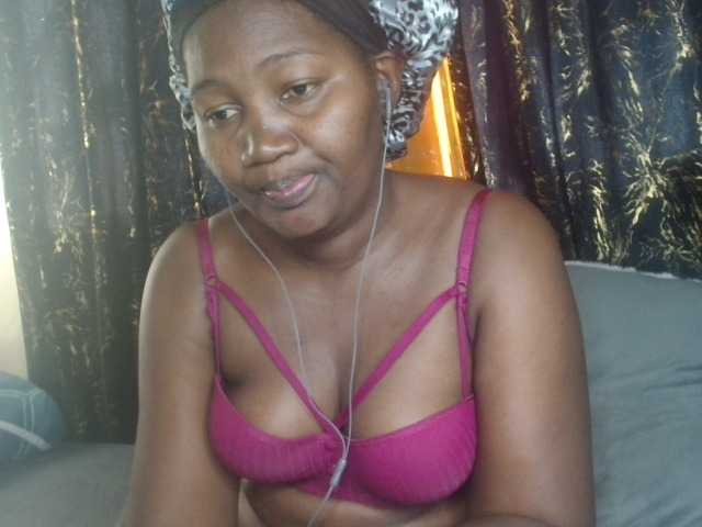 Sexxy-pretty24 live cam on BongaCams
