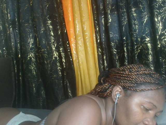 Sexxy-pretty24 live cam on BongaCams
