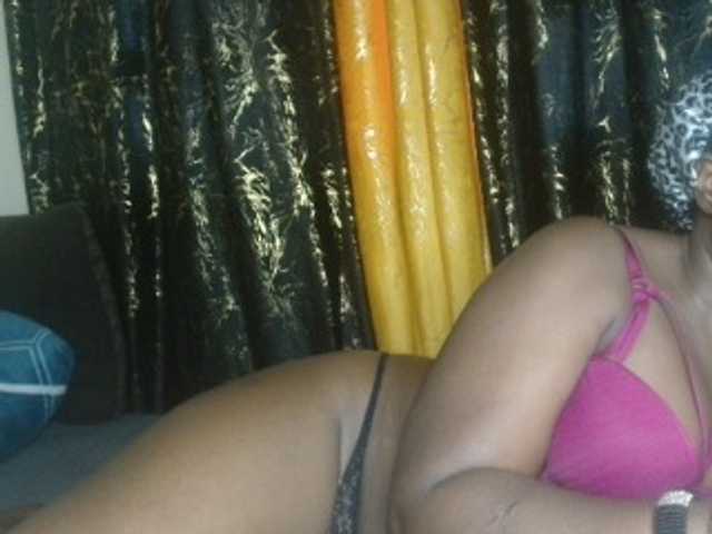 Sexxy-pretty24 live cam on BongaCams