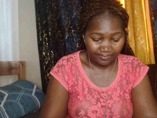 Sexxy-pretty24 webcam