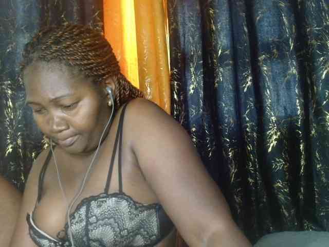 Sexxy-pretty24 webcam