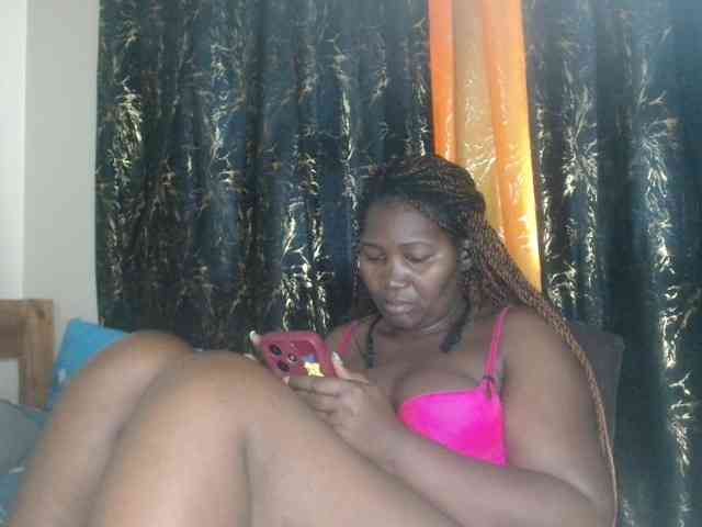 Sexxy-pretty24 webcam
