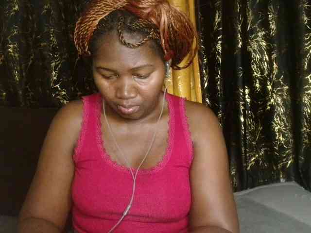 Sexxy-pretty24 webcam