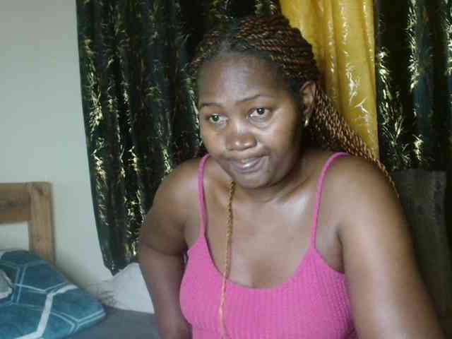 Sexxy-pretty24 webcam