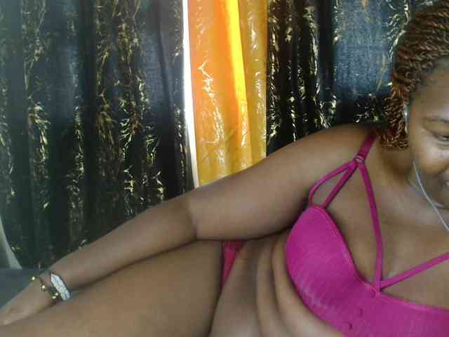 Sexxy-pretty24 webcam