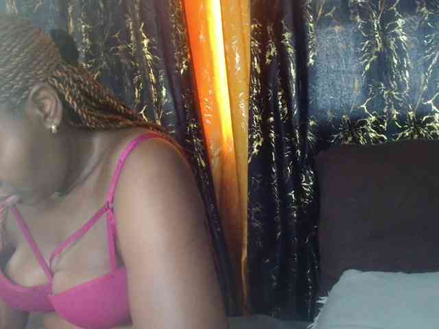 Sexxy-pretty24 webcam