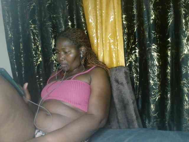 Sexxy-pretty24 webcam