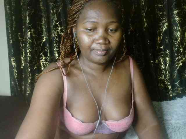 Sexxy-pretty24 webcam