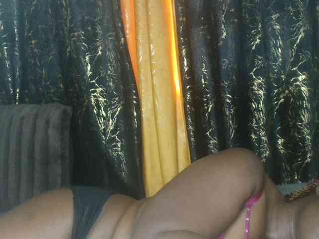 Sexxy-pretty24 webcam