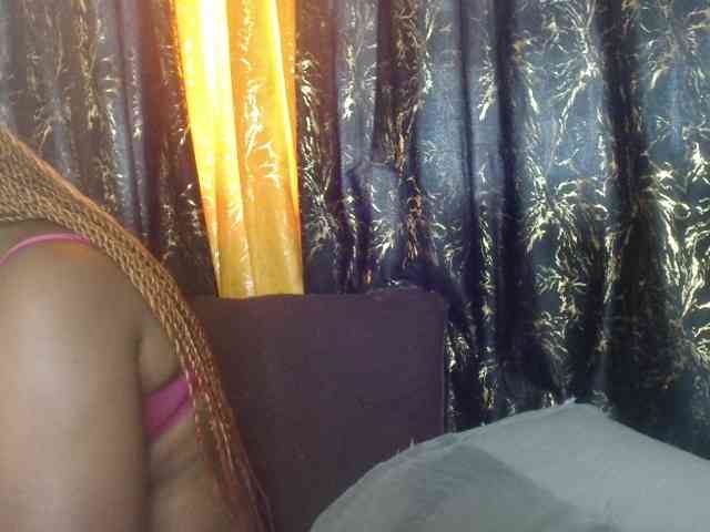 Sexxy-pretty24 webcam