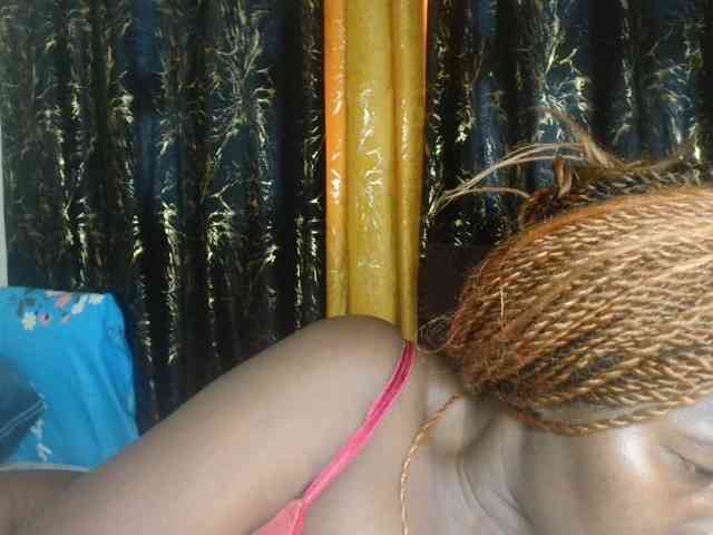 Sexxy-pretty24 webcam