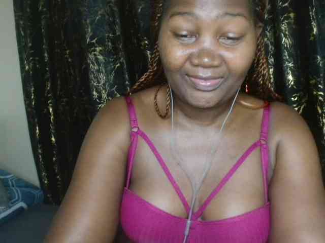 Sexxy-pretty24 webcam