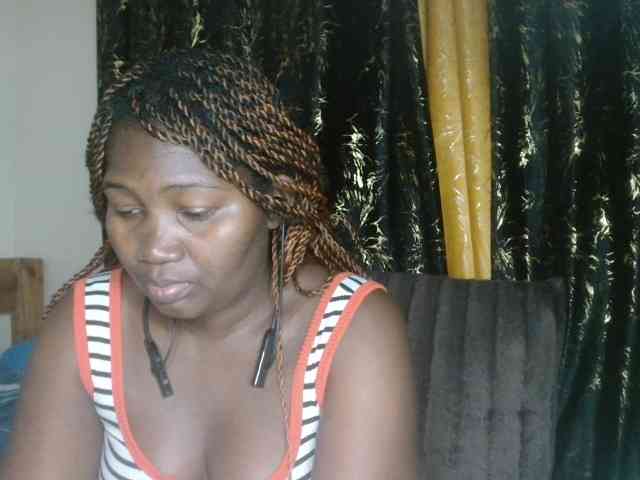 Sexxy-pretty24 webcam