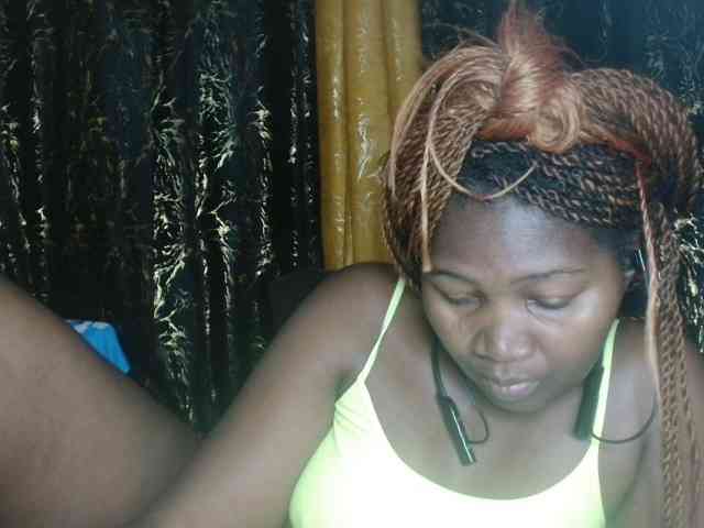 Sexxy-pretty24 webcam
