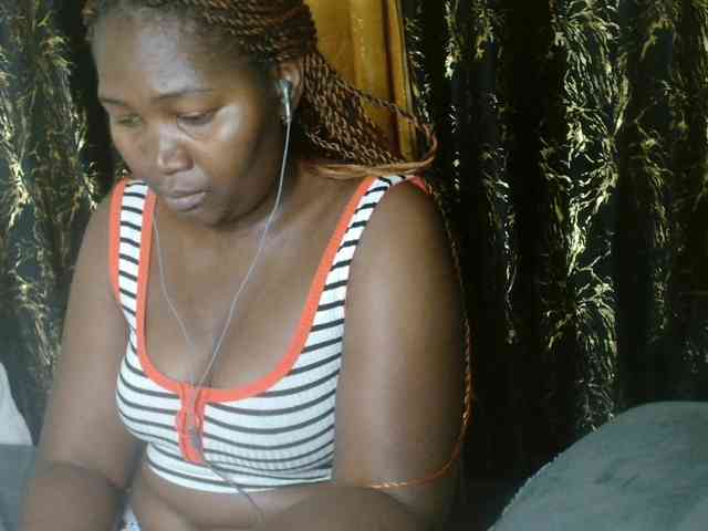 Sexxy-pretty24 webcam