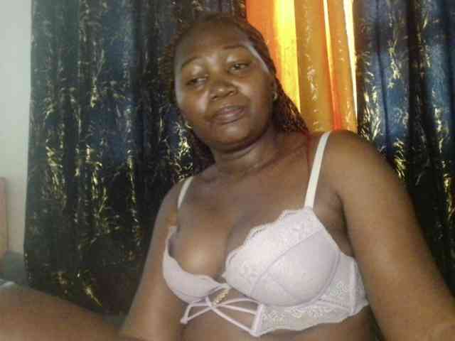 Sexxy-pretty24 webcam