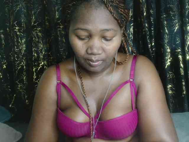 Sexxy-pretty24 webcam