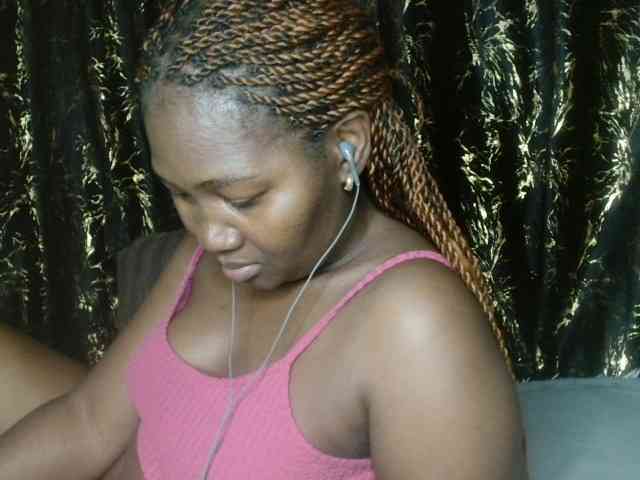 Sexxy-pretty24 webcam