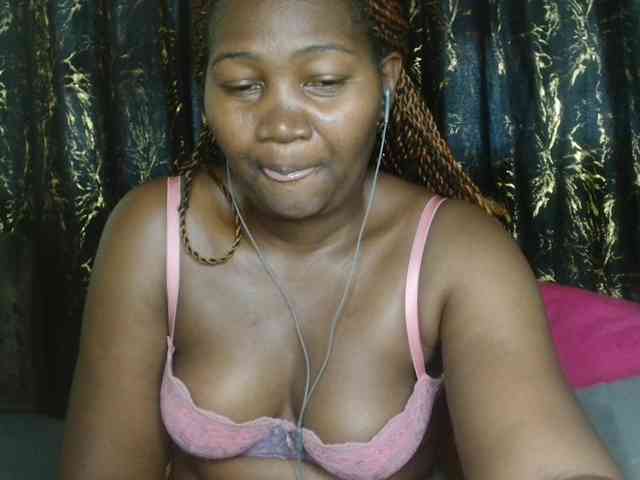Sexxy-pretty24 webcam