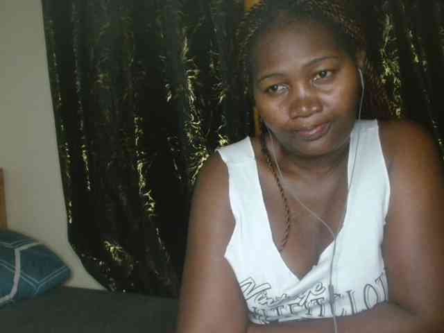 Sexxy-pretty24 webcam