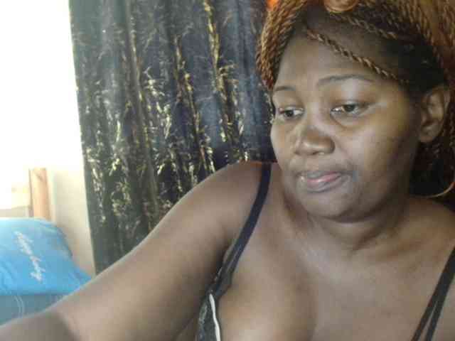 Sexxy-pretty24 webcam
