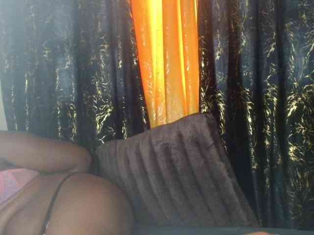 Sexxy-pretty24 webcam