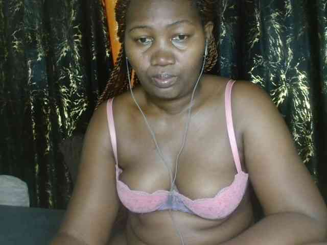 Sexxy-pretty24 webcam