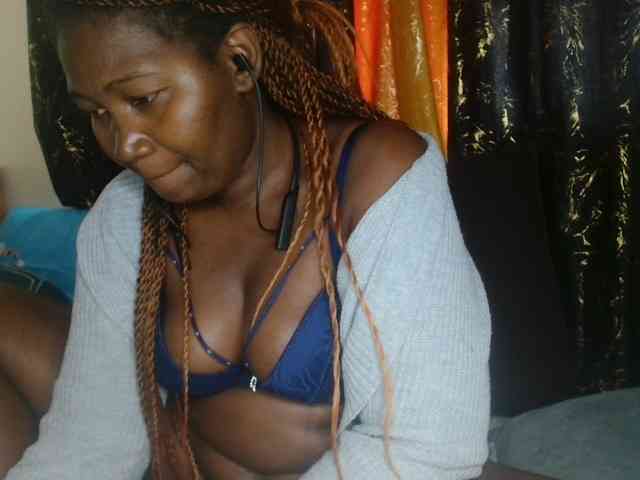 Sexxy-pretty24 webcam